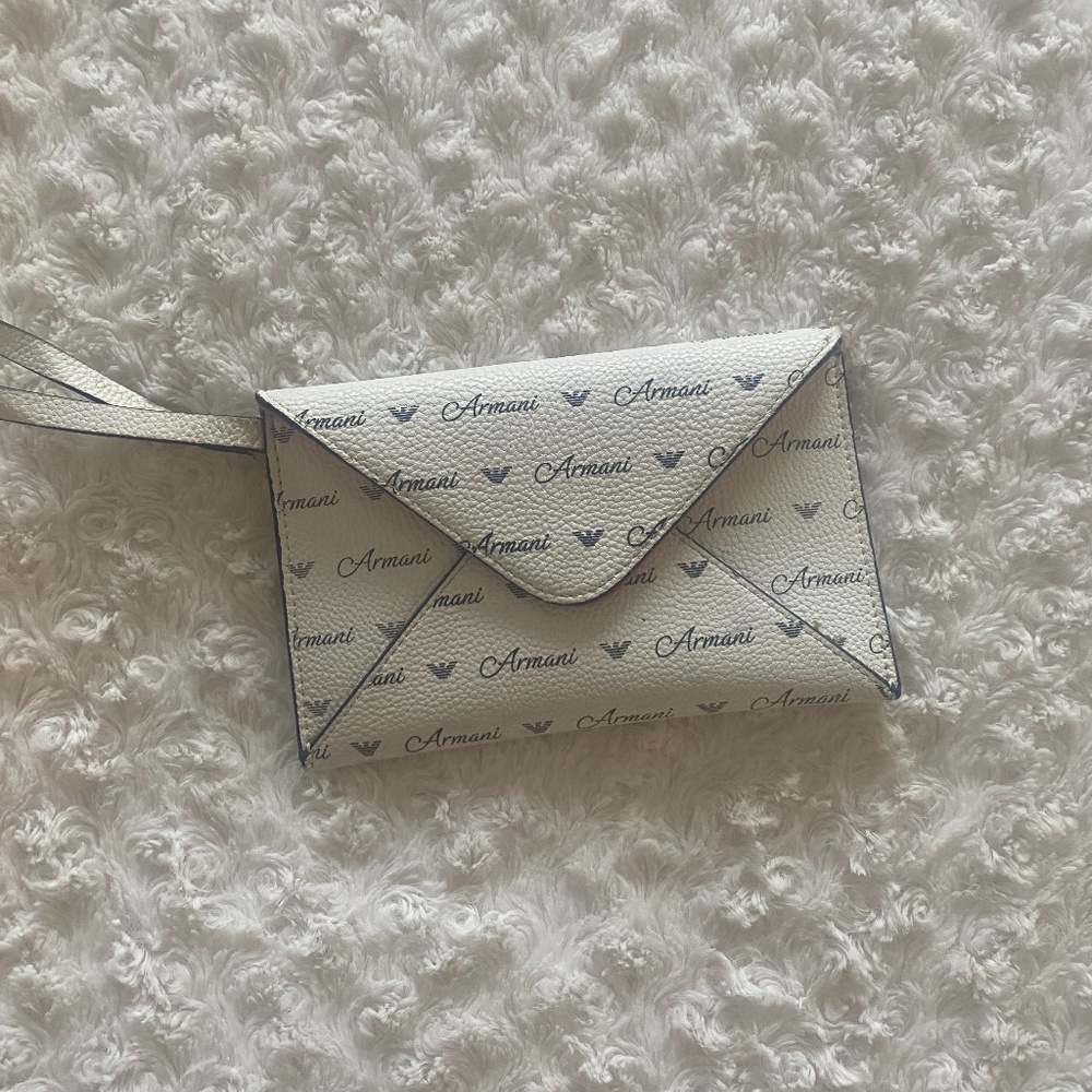 Armani Junior wristlet 🤍🖤